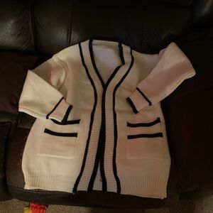 Elegant White Cardigan with Black Trim 000590